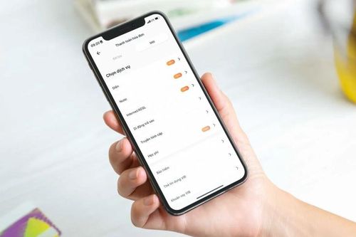 Ngân hàng có được tự động trừ tiền trong tài khoản để thu nợ?