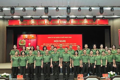 Đảng uỷ Cục Quản lý xuất nhập cảnh đối thoại để tháo gỡ khó khăn