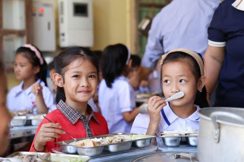 Ăn nhiều thịt, uống nhiều canxi có giúp trẻ phát triển chiều cao tối ưu?