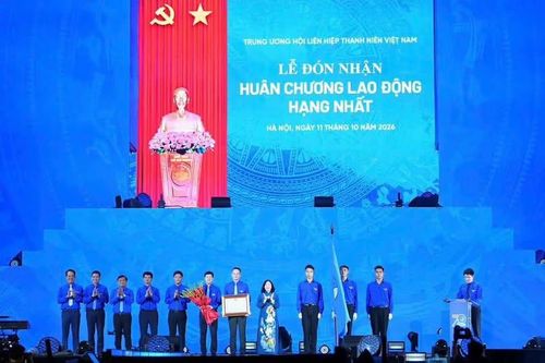 Hội Liên hiệp thanh niên Việt Nam đón nhận Huân chương Lao động hạng Nhất