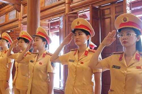 Nữ CSGT Thủ đô viết tiếp truyền thống vẻ vang của phụ nữ Việt Nam