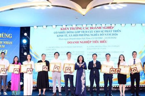 Phường Nghĩa Đô biểu dương 60 doanh nghiệp, hộ kinh doanh tiêu biểu
