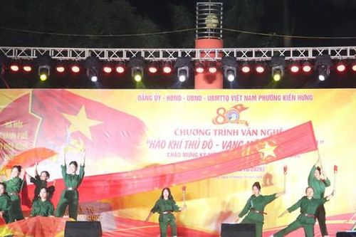 Phường Kiến Hưng: Lan tỏa hào khí 80 năm LLVT Thủ đô qua những lời ca, tiếng hát