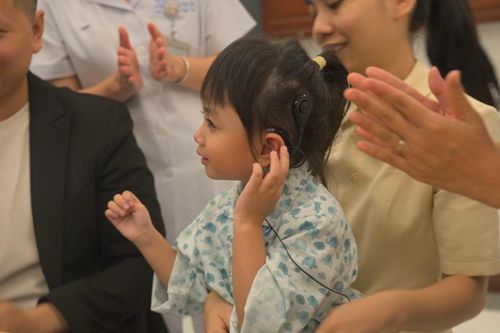 Hà Nội làm chủ kỹ thuật cấy điện cực ốc tai, nâng tầm y tế chuyên sâu