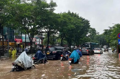Miền Bắc ghi nhận loạt kỷ lục nhiệt độ, miền Trung mưa phức tạp