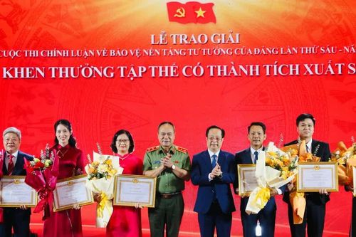 Vinh danh các tập thể, cá nhân xuất sắc tại Cuộc thi chính luận về bảo vệ nền tảng tư tưởng của Đảng năm 2026 trên địa bàn thành phố Hà Nội