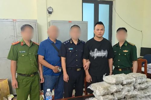Liên tiếp phát hiện hai vụ vận chuyển ma túy trên xe khách