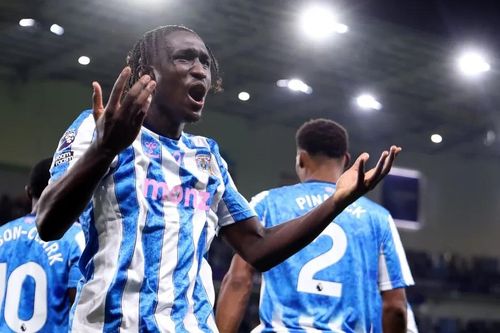 Newcastle thảm bại trước đội bóng của Lampard