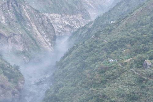 Cứu hộ Nepal nhanh chóng tiếp cận các ngôi làng bị lũ lụt tàn phá nghiêm trọng