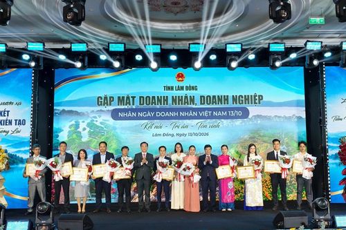 Lâm Đồng khen thưởng 25 doanh nhân, doanh nghiệp tiêu biểu