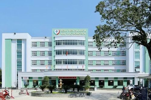 Làm rõ vụ bé gái 3 tuổi tử vong sau tiêm thuốc kháng sinh