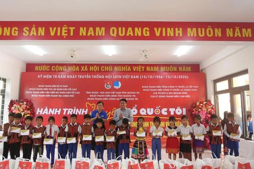 Hành trình sẻ chia, tri ân trên miền đất lửa Quảng Trị
