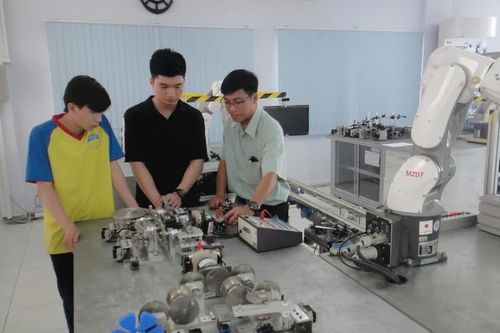 Nguy cơ thiếu hụt nhân lực các ngành công nghiệp cốt lõi