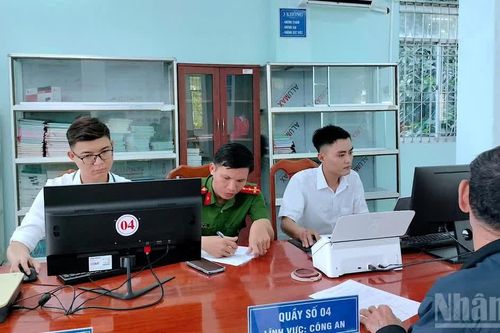 Cà Mau sắp chi chế độ phụ cấp 55% công vụ cho cán bộ, công chức cấp xã