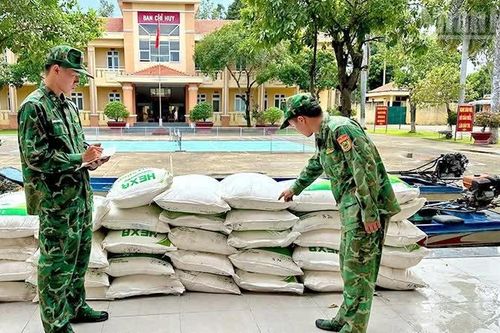 Đồng Tháp: Liên tiếp bắt giữ nhiều vụ vận chuyển hàng hóa trái phép qua biên giới