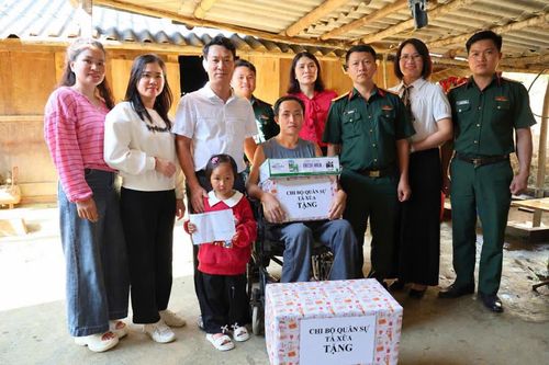 Mong em nhỏ không bị bỏ lại phía sau
