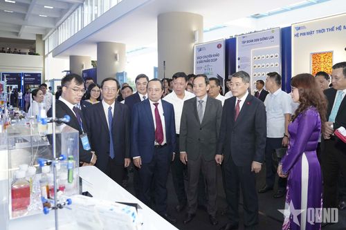 Thủ tướng Lê Minh Hưng dự lễ khai khóa Đại học Quốc gia TP Hồ Chí Minh
