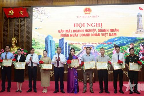 Điện Biên: Khen thưởng 19 doanh nghiệp, nhà đầu tư tiêu biểu