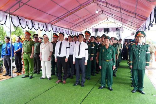 Truy điệu, an táng 5 hài cốt liệt sĩ tại Duy Xuyên