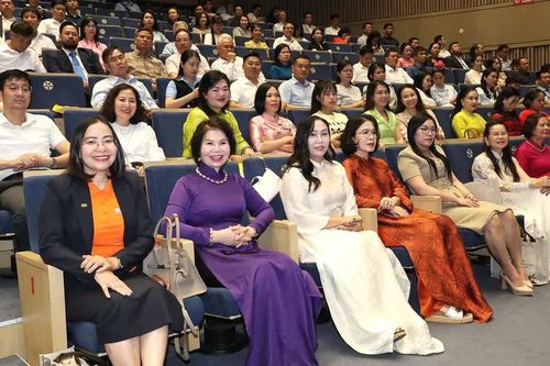 Hải Phòng lấy doanh nghiệp làm trung tâm, gỡ điểm nghẽn để phát triển