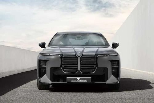 [GALLERY] Hé lộ BMW M760e xDrive facelift hạng sang chống đạn, sắp ra mắt