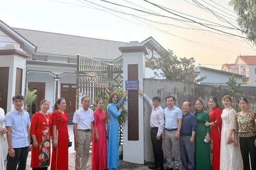 Phụ nữ Vĩnh Thành ra mắt mô hình 'Nhà sạch - Ngõ đẹp'
