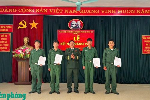 Gieo những 'hạt giống đỏ' từ cơ sở