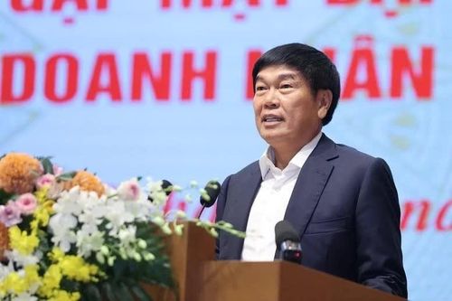 Đón ngày Doanh nhân Việt Nam 13/10: Chỉ tỷ phú Trần Đình Long có 'quà'