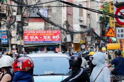 Xử lý ngay những bất cập đơn giản về đèn tín hiệu, biển báo giao thông