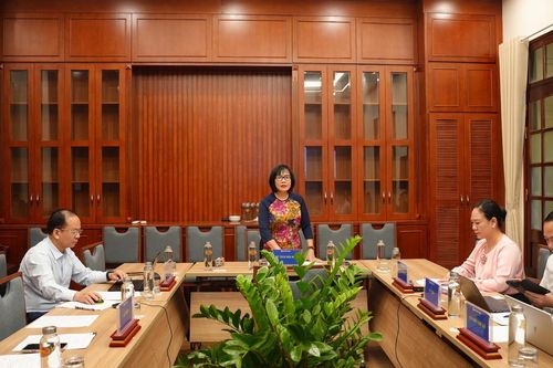 Hoàn thiện năng lực hành nghề luật sư công theo hướng chuyên nghiệp