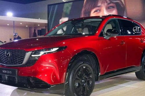 Lý do Mazda CX-5 mới không chạy theo mẫu SUV ăn khách nhất của Toyota