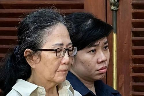 Ba mẹ con tham gia đường dây mua bán hơn 4.000 tài khoản ngân hàng