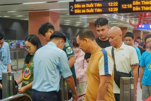 TP.HCM tăng chuyến Metro, xe buýt phục vụ lễ truy điệu và an táng hài cốt liệt sĩ