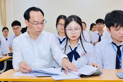 Bộ trưởng GD-ĐT: Trường chuyên có sứ mạng tạo nguồn tài năng, nhân tài
