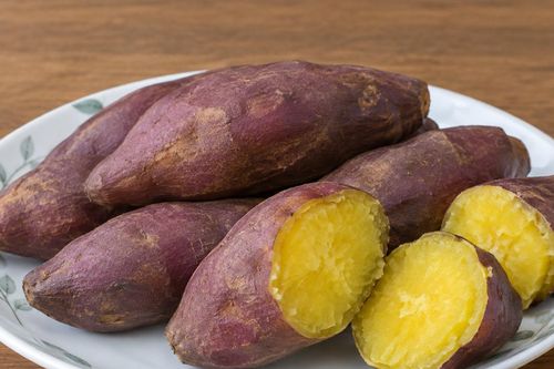 Điều gì xảy ra khi bạn ăn khoai lang lúc đói?