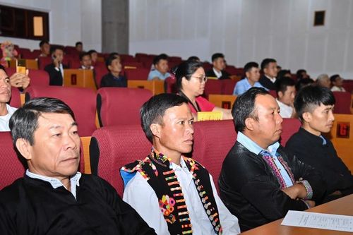 Người có uy tín ở Dào San: Vận động bỏ hủ tục, giúp dân thoát nghèo