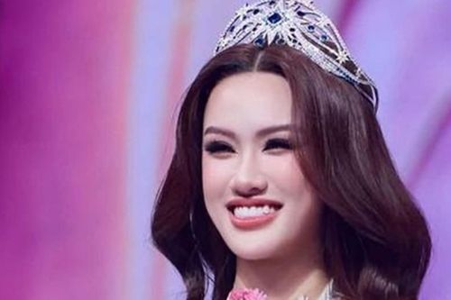 Á hậu Trịnh Mỹ Anh xin lỗi giữa ồn ào bị lộ nhóm chat nói xấu