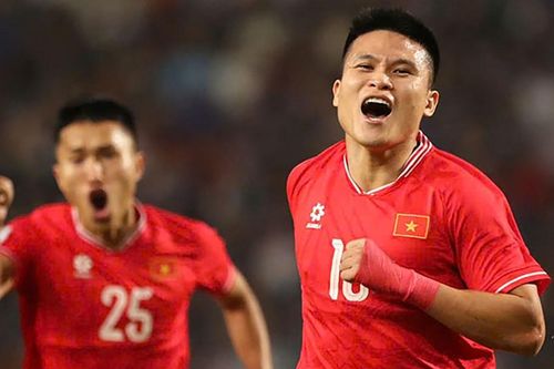 Tuyển Việt Nam: HLV Kim Sang Sik làm mới từ... người cũ