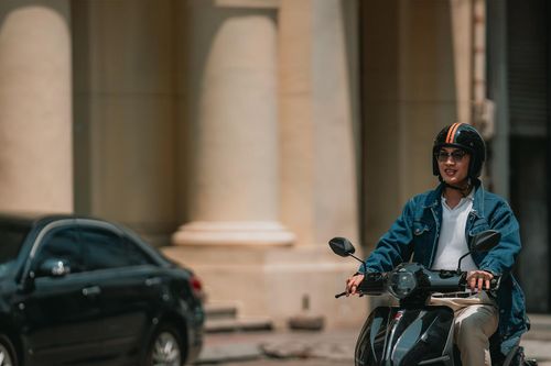 Xe máy điện và bài toán thích ứng với giao thông Việt Nam