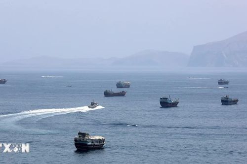 Iran tuyên bố chủ trương hạn chế thay vì đóng cửa eo biển Hormuz