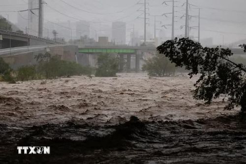 Bão Simon liên tiếp gây thiệt hại về người tại Mexico