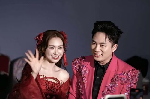 Tùng Dương rủ Hòa Minzy làm mới 'Bắc Bling' trong concert 'Bay về phía Mặt Trời'