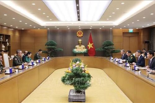 Thủ tướng Lê Minh Hưng tiếp Phó Thủ tướng, Bộ trưởng Bộ Quốc phòng Campuchia