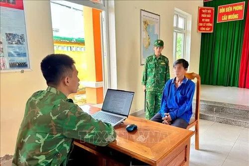 Tăng cường chống buôn lậu đường cát qua biên giới trong mùa nước nổi