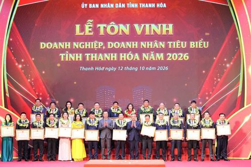 Chủ tịch tỉnh Thanh Hóa tôn vinh, tặng bằng khen cho 100 doanh nghiệp, doanh nhân