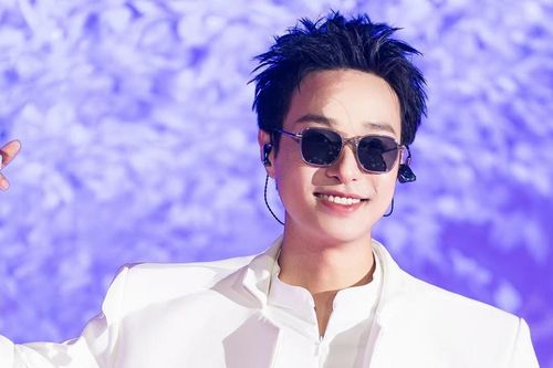 Nam ca sĩ là 'Chiến tướng' của Anh Trai Vượt Ngàn Chông Gai vẫn bị nhà trường gọi về... thi học kỳ