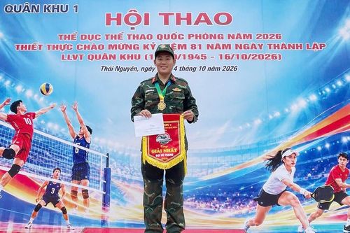 Trung úy Dương Văn Cơ nêu gương trong rèn luyện