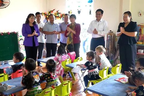 Phó Bí thư Tỉnh ủy Giàng Thị Dung: Tà Xi Láng cần tập trung tháo gỡ khó khăn, nâng cao đời sống Nhân dân