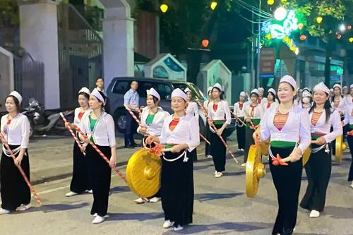 Hợp luyện diễu diễn đường phố, sẵn sàng cho Lễ hội Văn hóa, Du lịch Mường Lò năm 2026