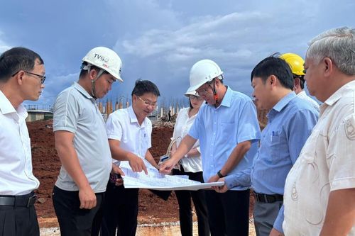 Phó Chủ tịch UBND tỉnh Nguyễn Minh kiểm tra tiến độ xây dựng các trường nội trú biên giới